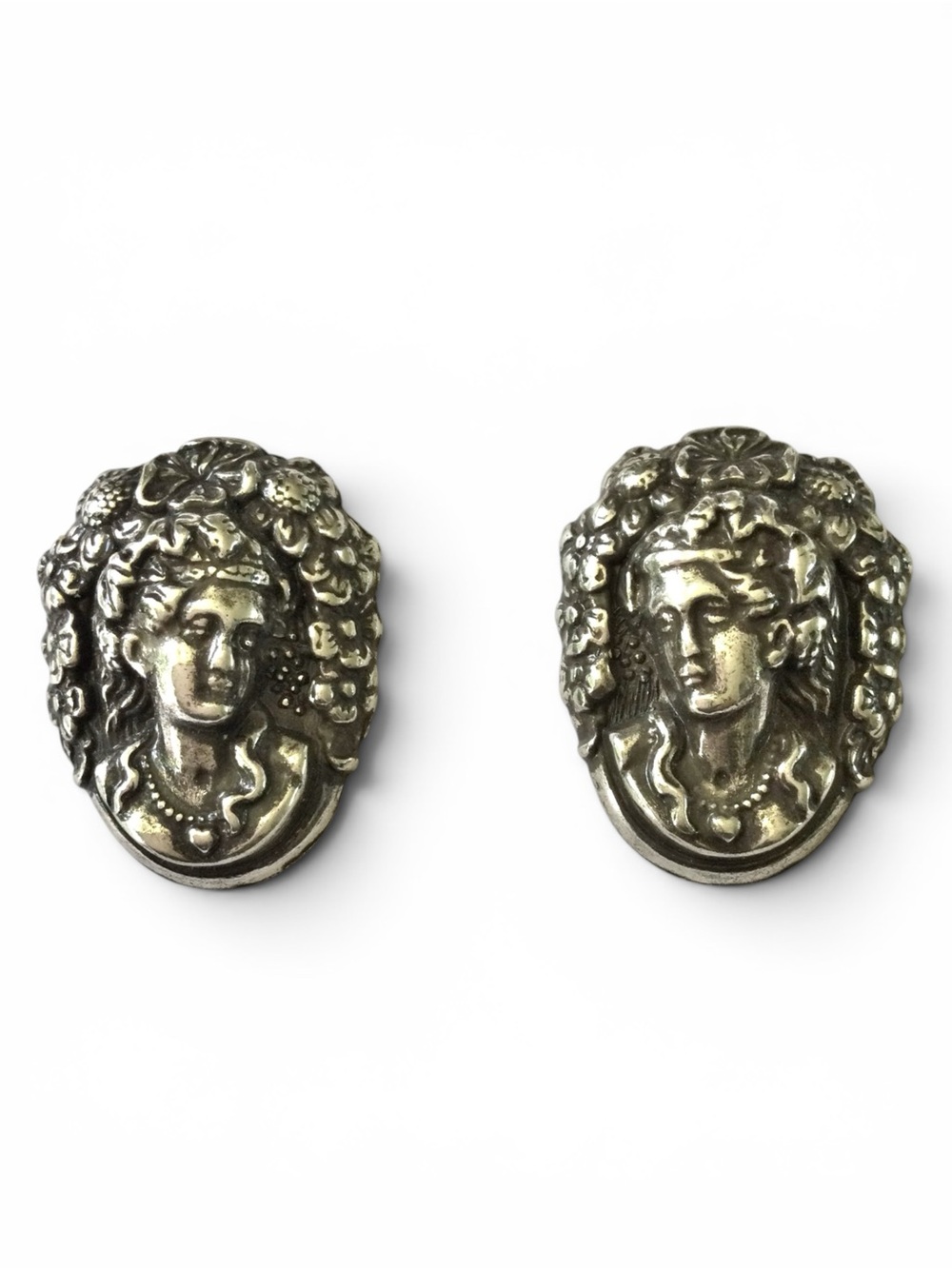 Vintage Brighton Silver‑Plated Heart Cameo Stud Earrings – Pierced - Picture 5 of 11